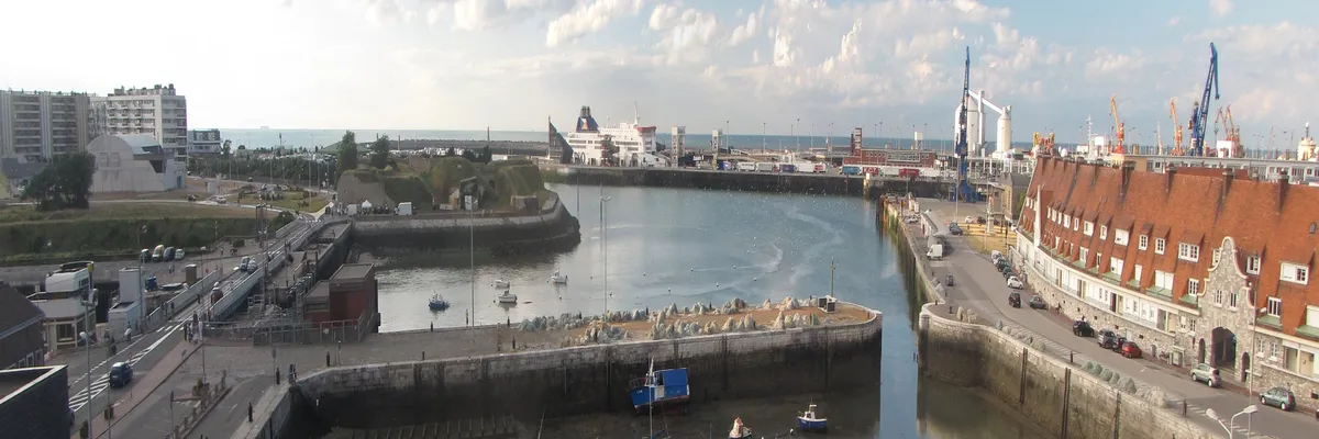 Image Rencontre femme cougar Calais