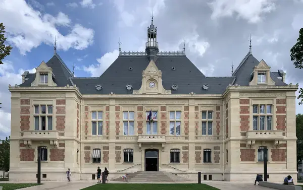 Les Cougars Rencontre femme cougar Montrouge